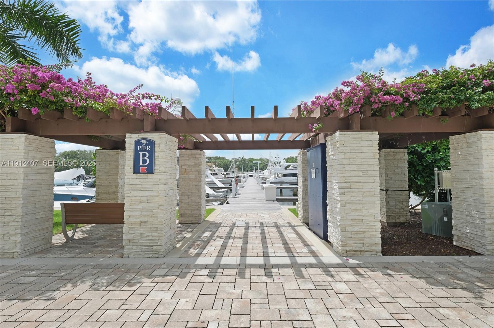 2700 Donald Ross Rd #306, Palm Beach Gardens FL 33410