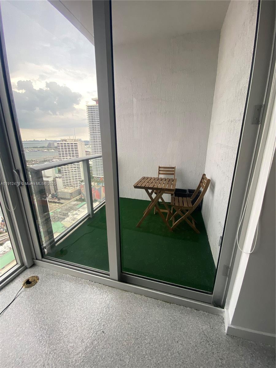 151 SE 1st St #3304, Miami FL 33131