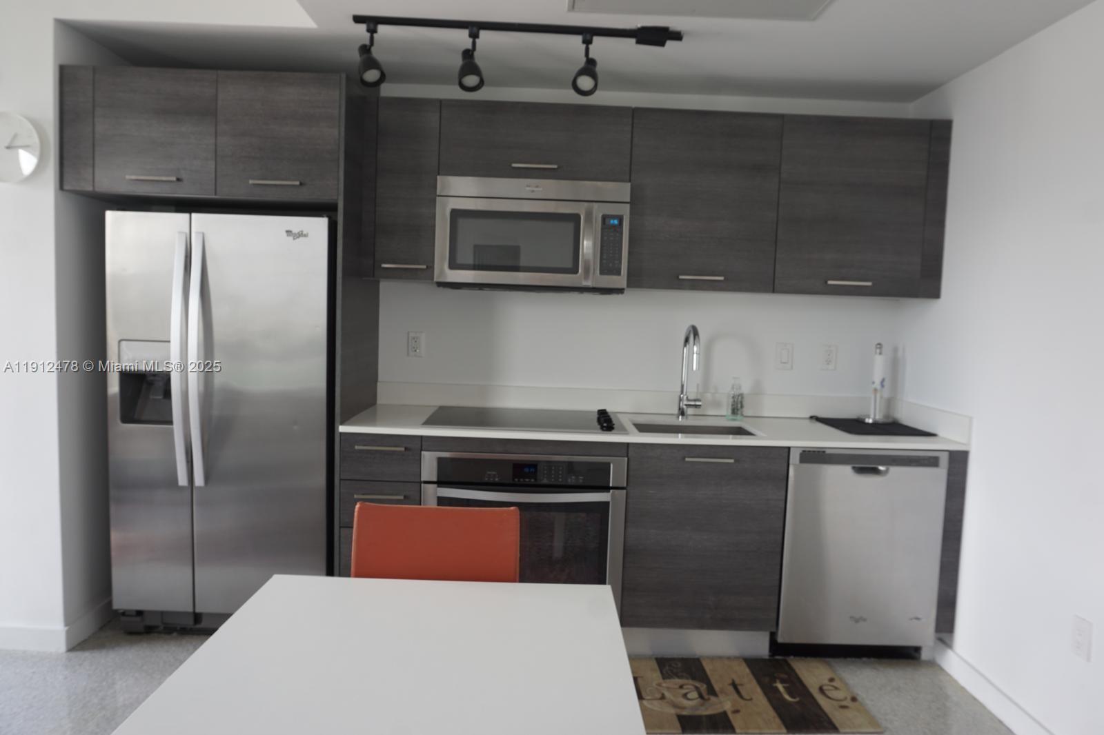 151 SE 1st St #3304, Miami FL 33131