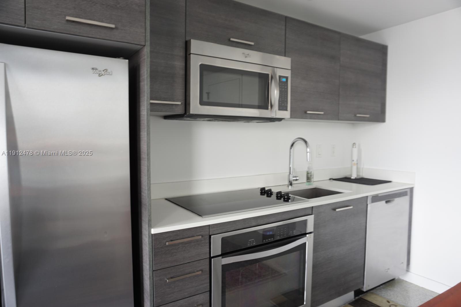 151 SE 1st St #3304, Miami FL 33131