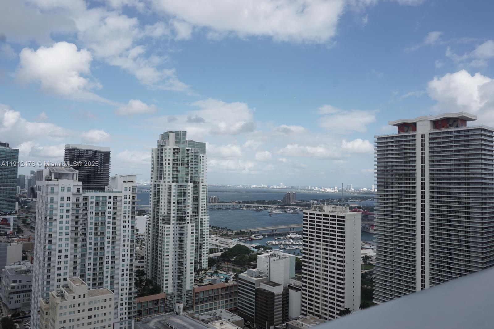 151 SE 1st St #3304, Miami FL 33131
