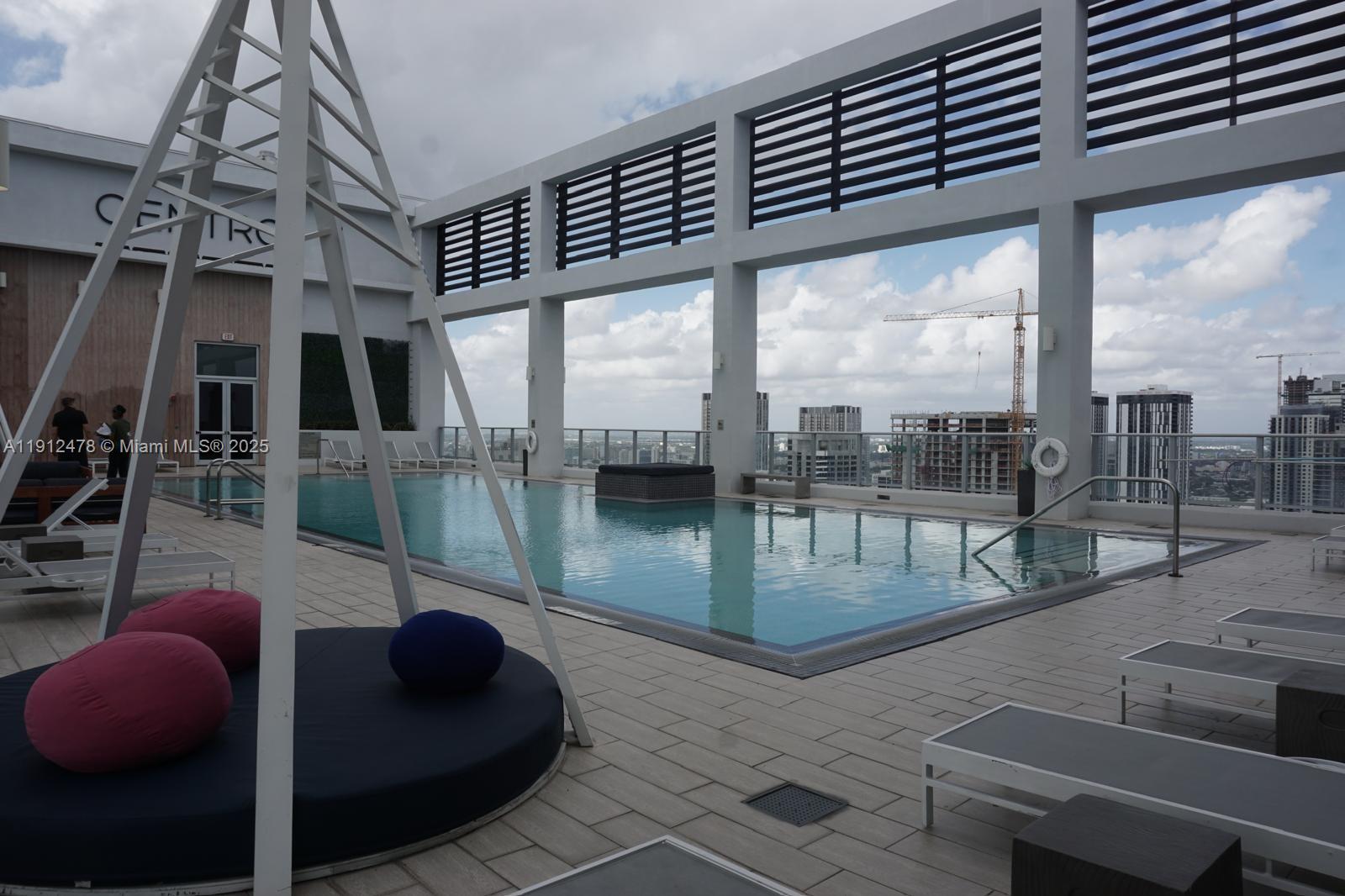 151 SE 1st St #3304, Miami FL 33131