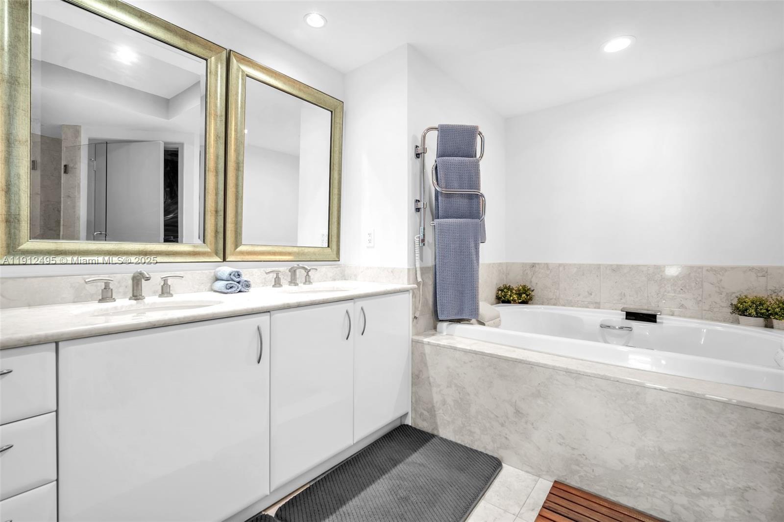 1331 Brickell Bay Dr #3609, Miami FL 33131