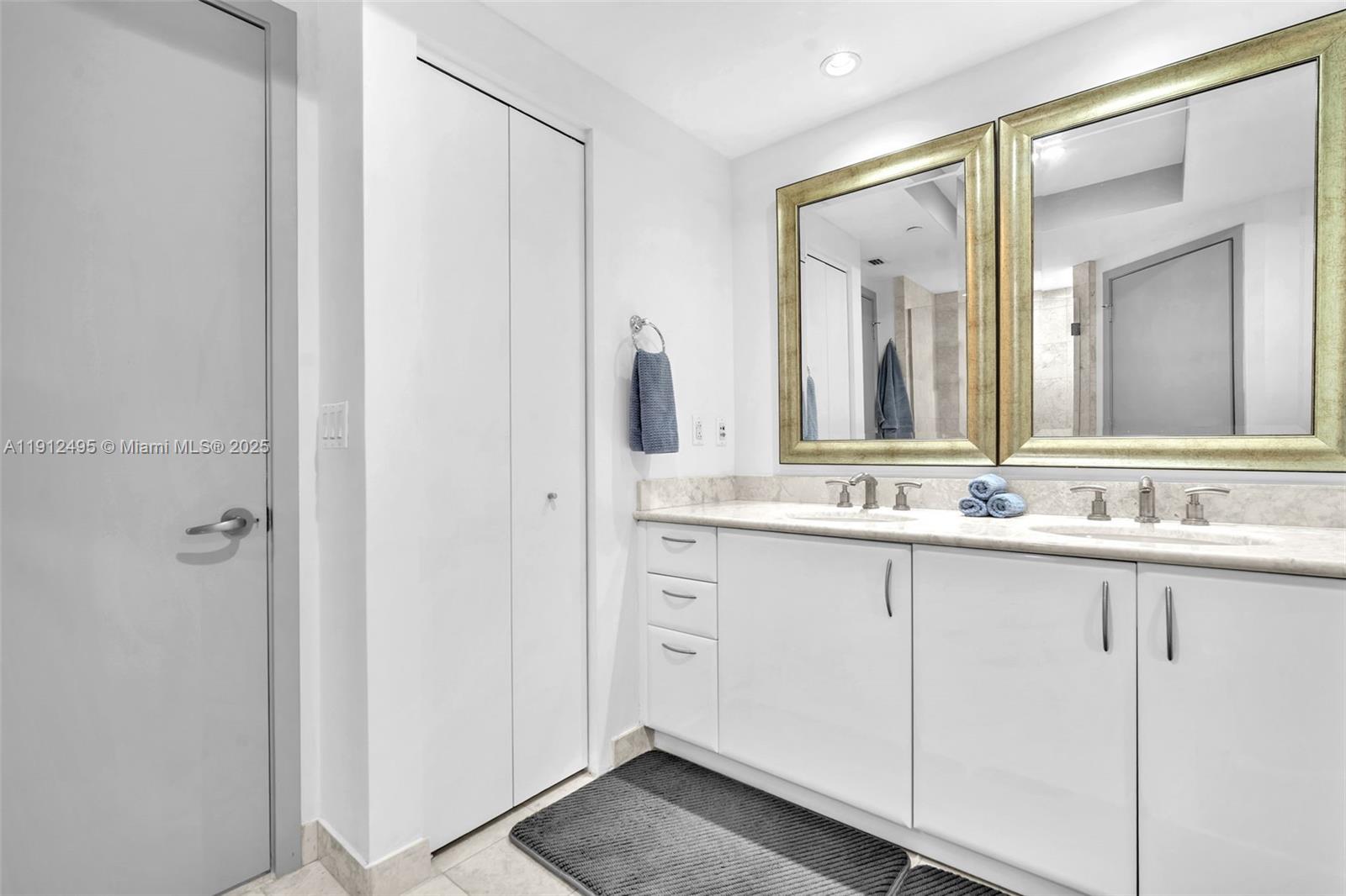1331 Brickell Bay Dr #3609, Miami FL 33131