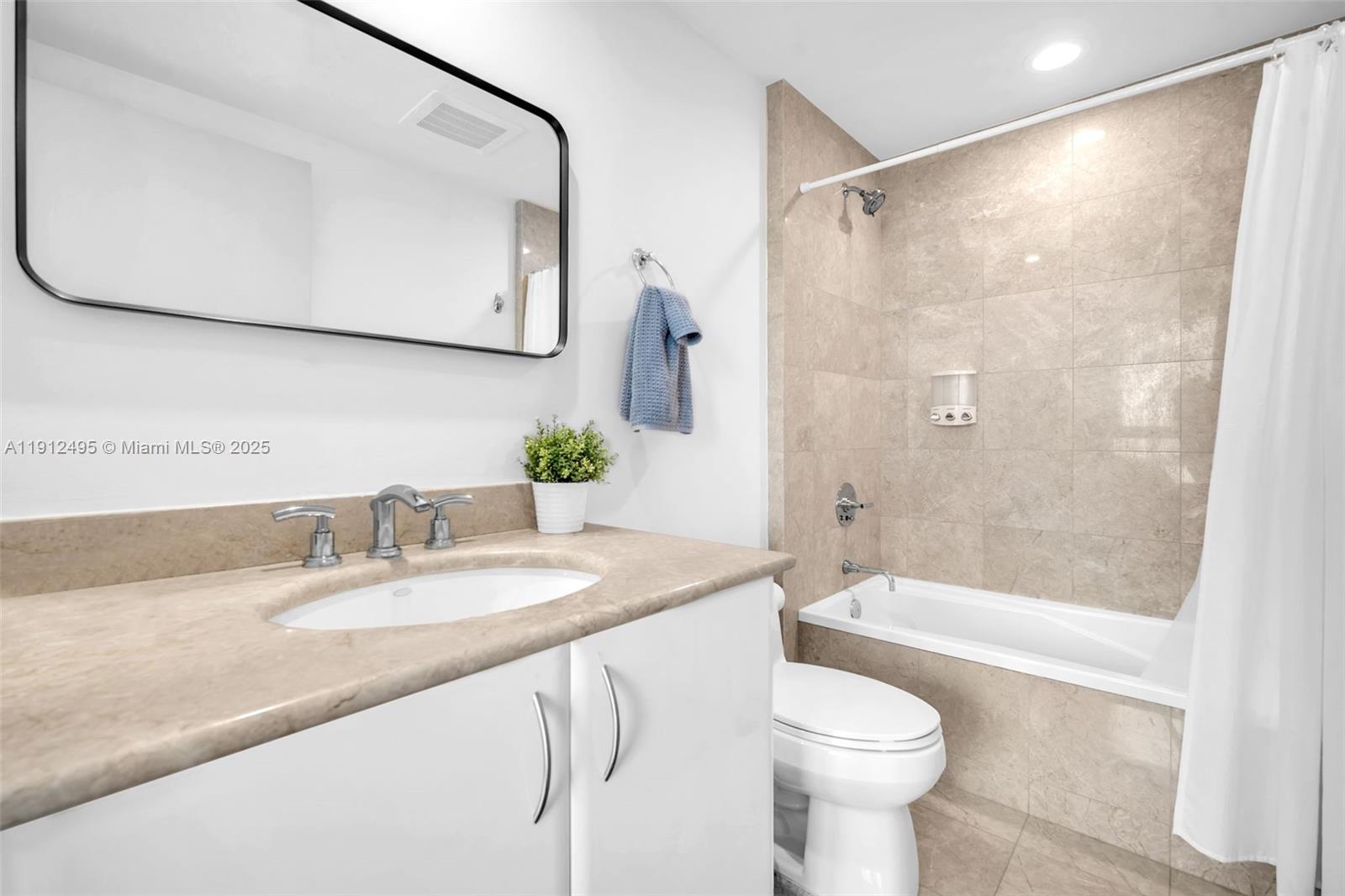 1331 Brickell Bay Dr #3609, Miami FL 33131