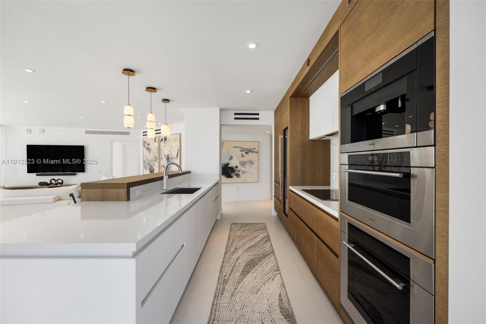450 Alton Rd #2007, Miami Beach FL 33139