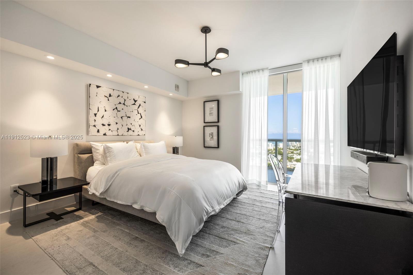450 Alton Rd #2007, Miami Beach FL 33139