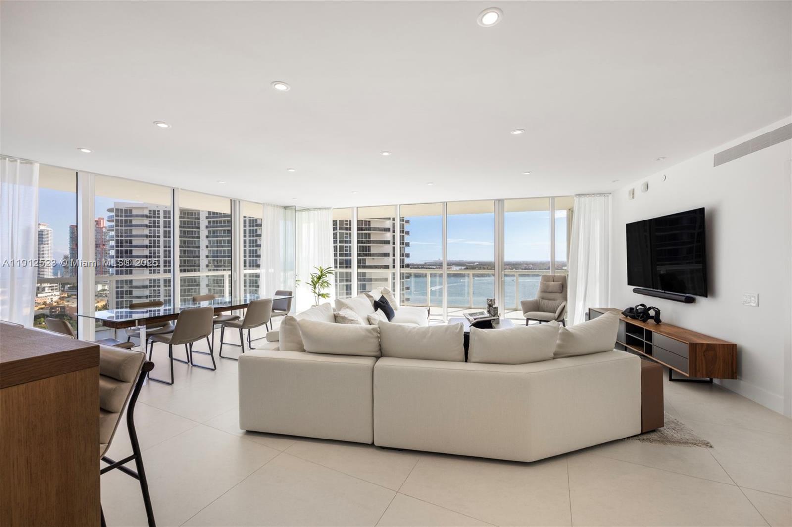 450 Alton Rd #2007, Miami Beach FL 33139