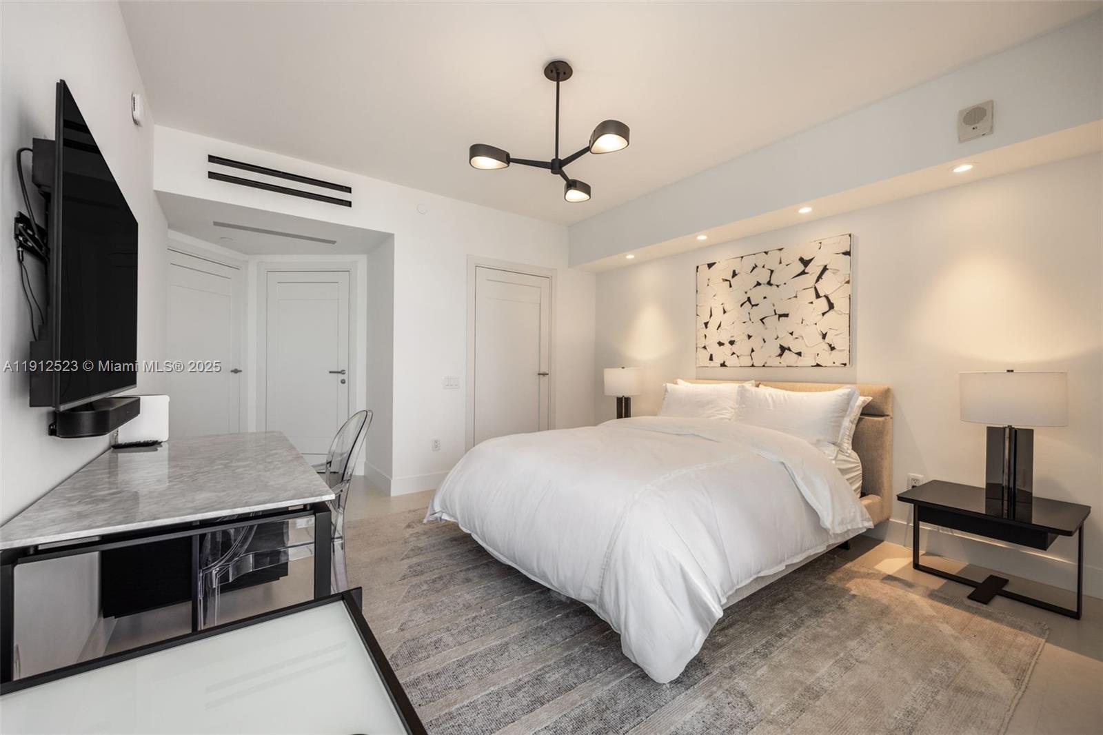 450 Alton Rd #2007, Miami Beach FL 33139
