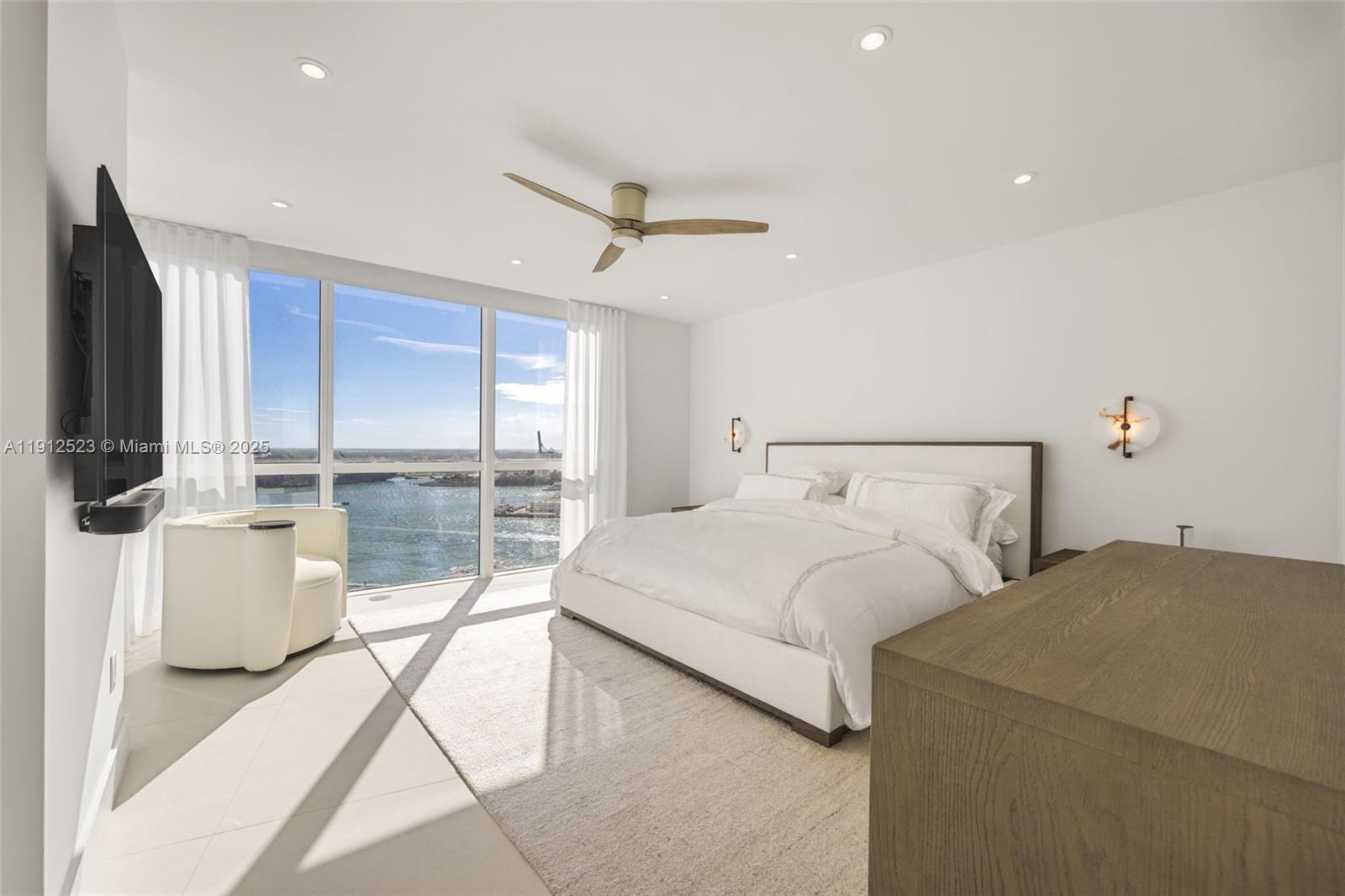 450 Alton Rd #2007, Miami Beach FL 33139