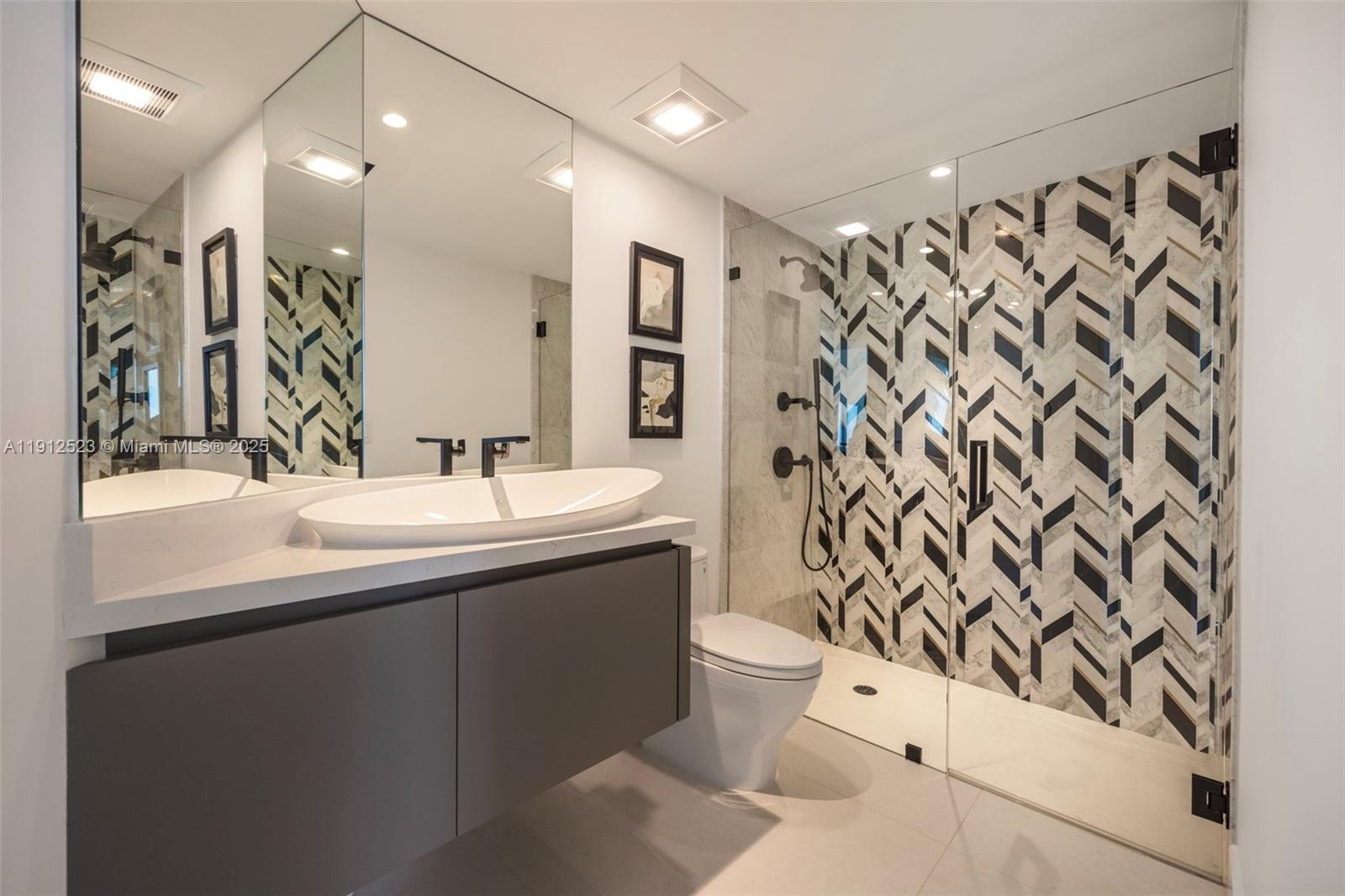 450 Alton Rd #2007, Miami Beach FL 33139