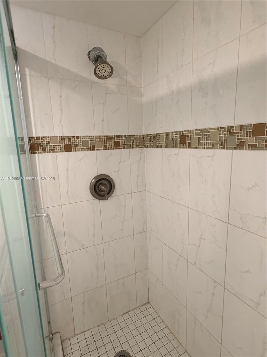 3703 NE 166th St #910, North Miami Beach FL 33160