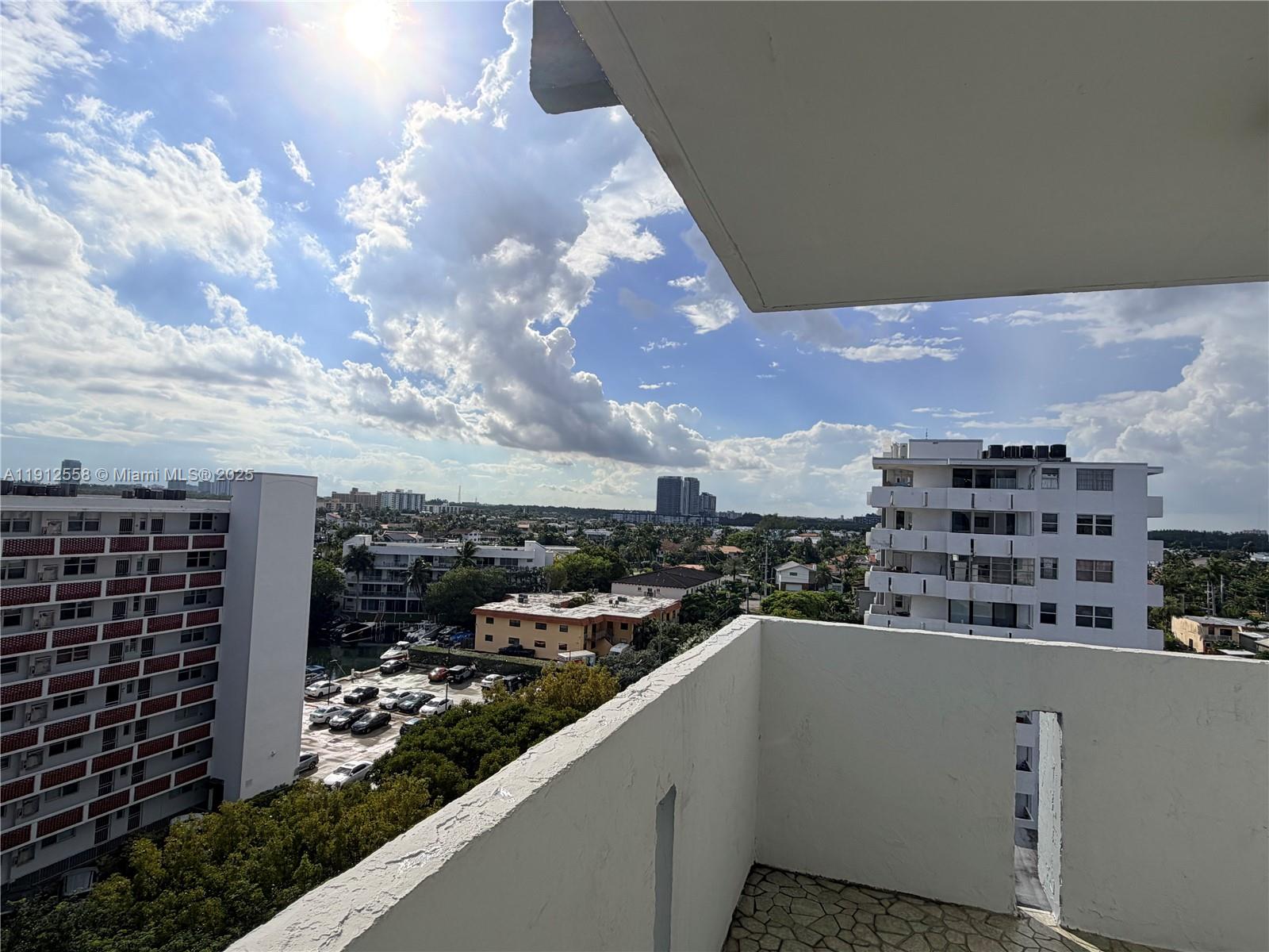 3703 NE 166th St #910, North Miami Beach FL 33160