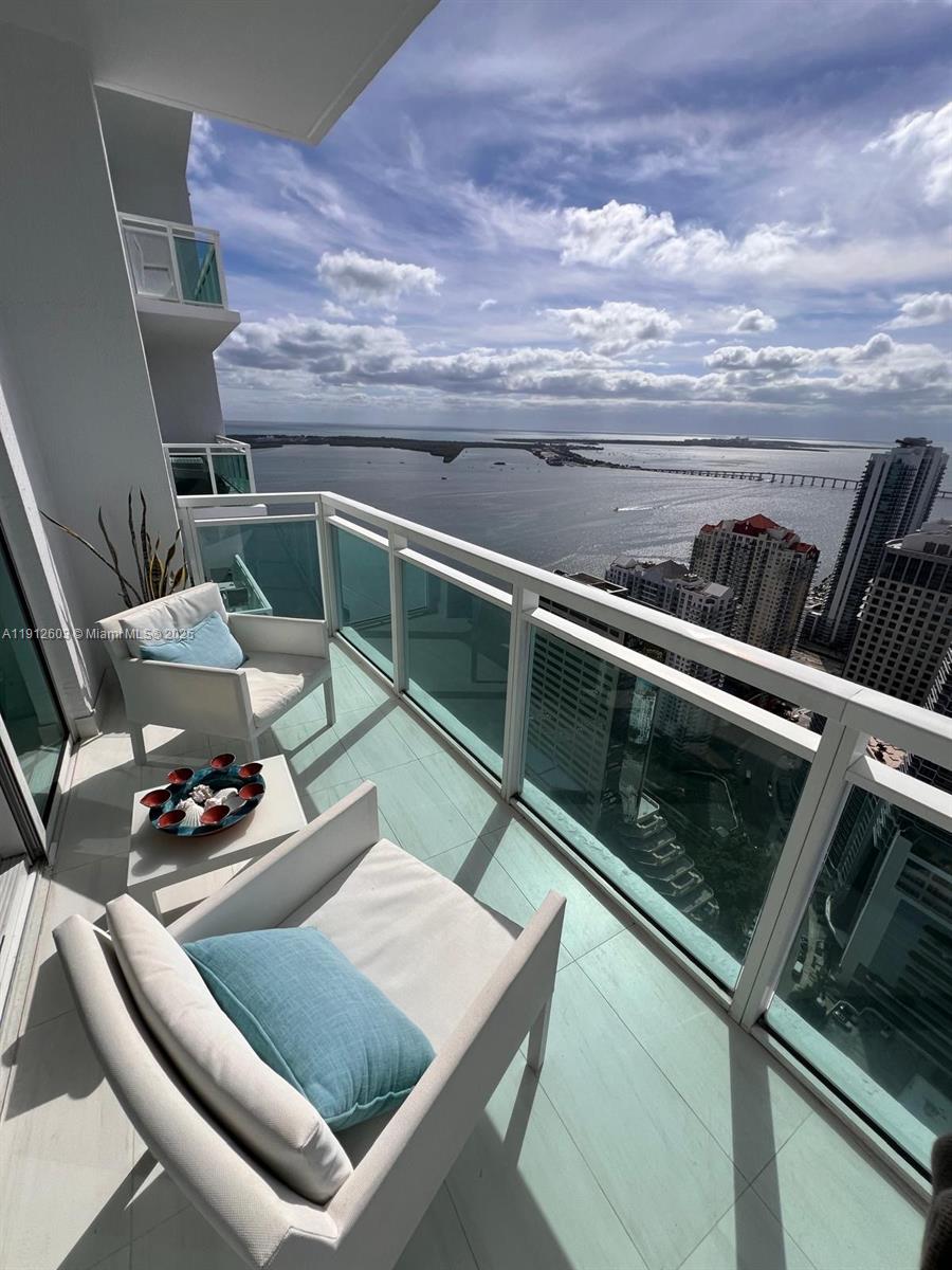 950 Brickell Bay Dr #5307, Miami FL 33131