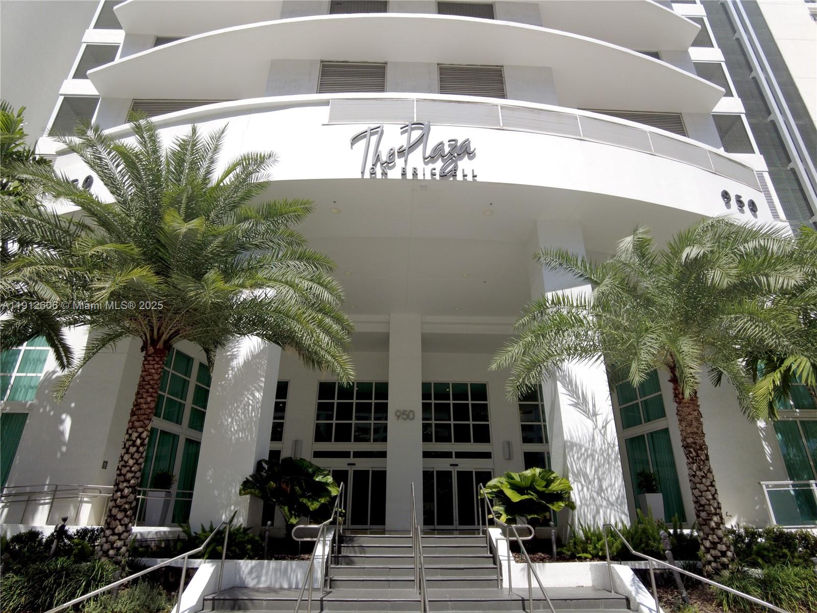 950 Brickell Bay Dr #5404, Miami FL 33131