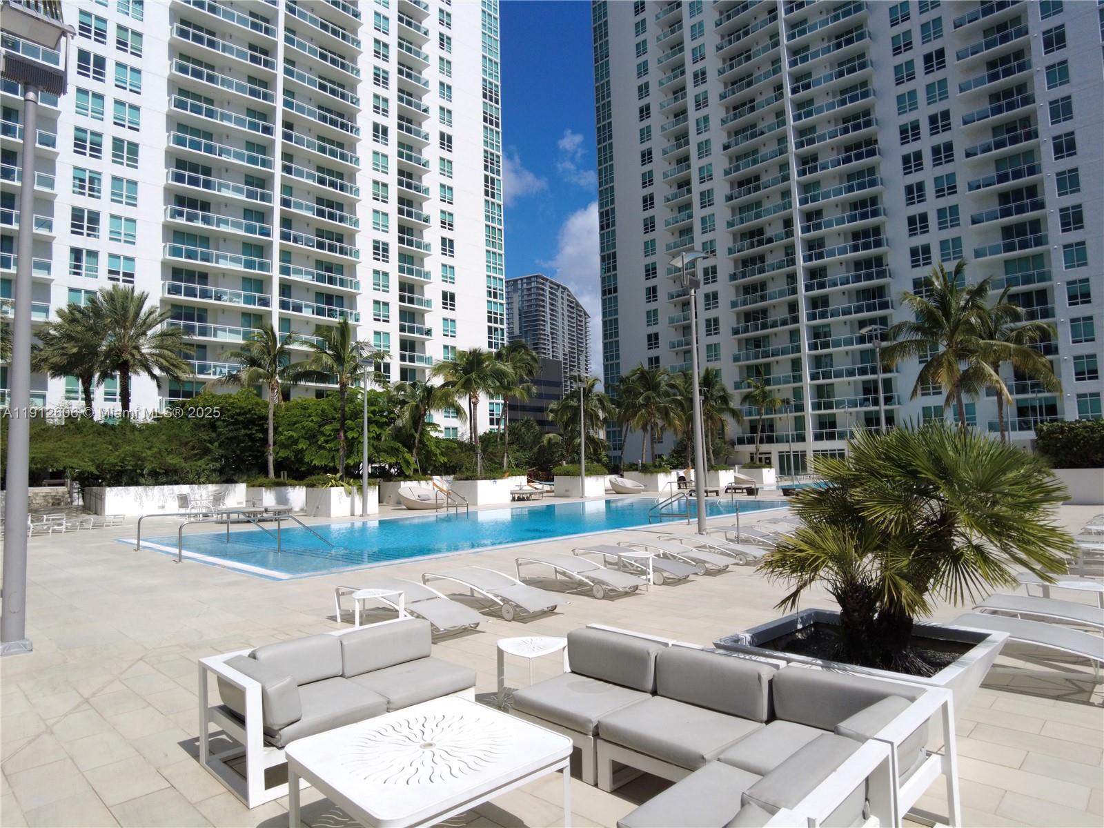 950 Brickell Bay Dr #5404, Miami FL 33131