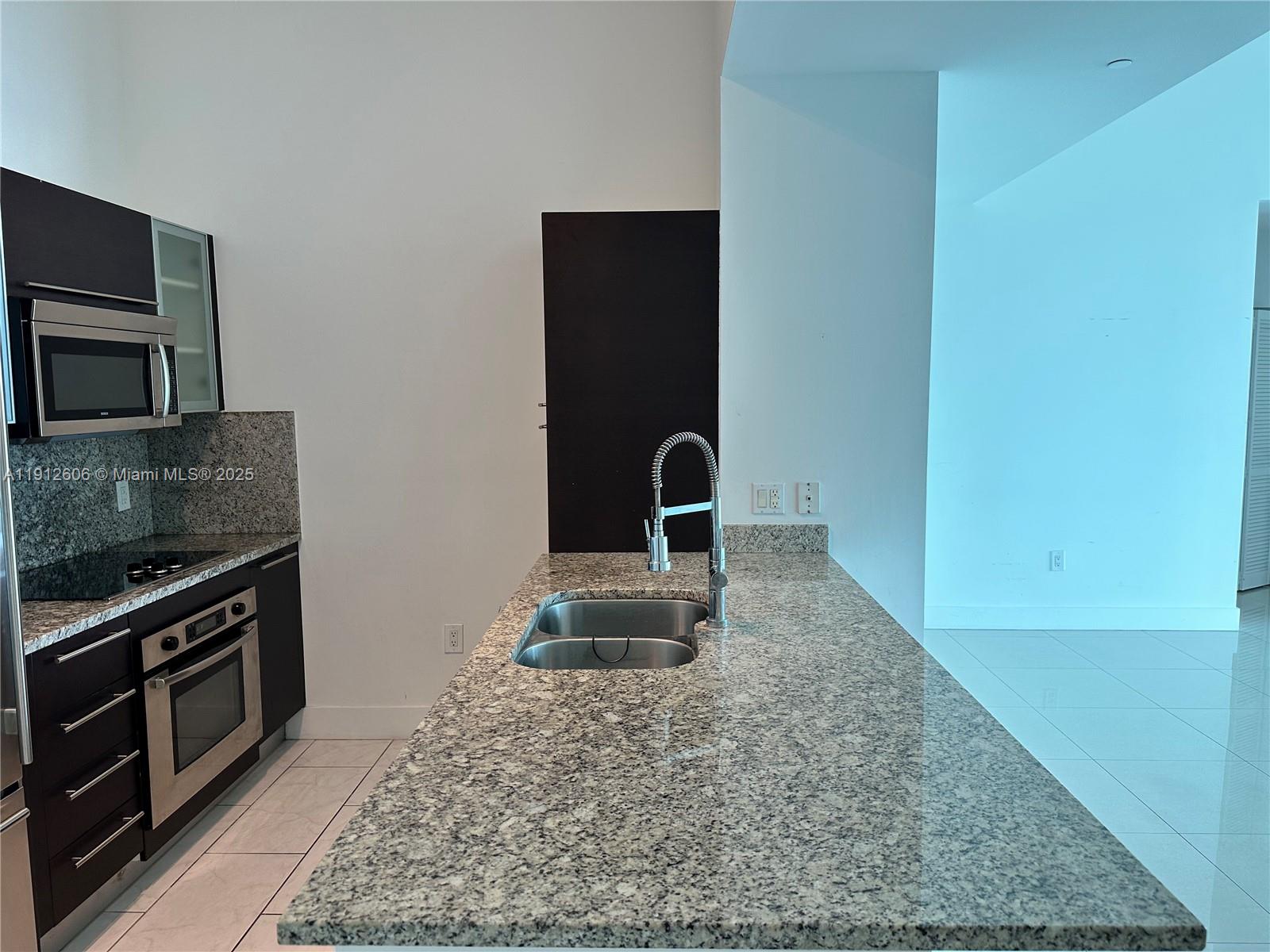 950 Brickell Bay Dr #5404, Miami FL 33131