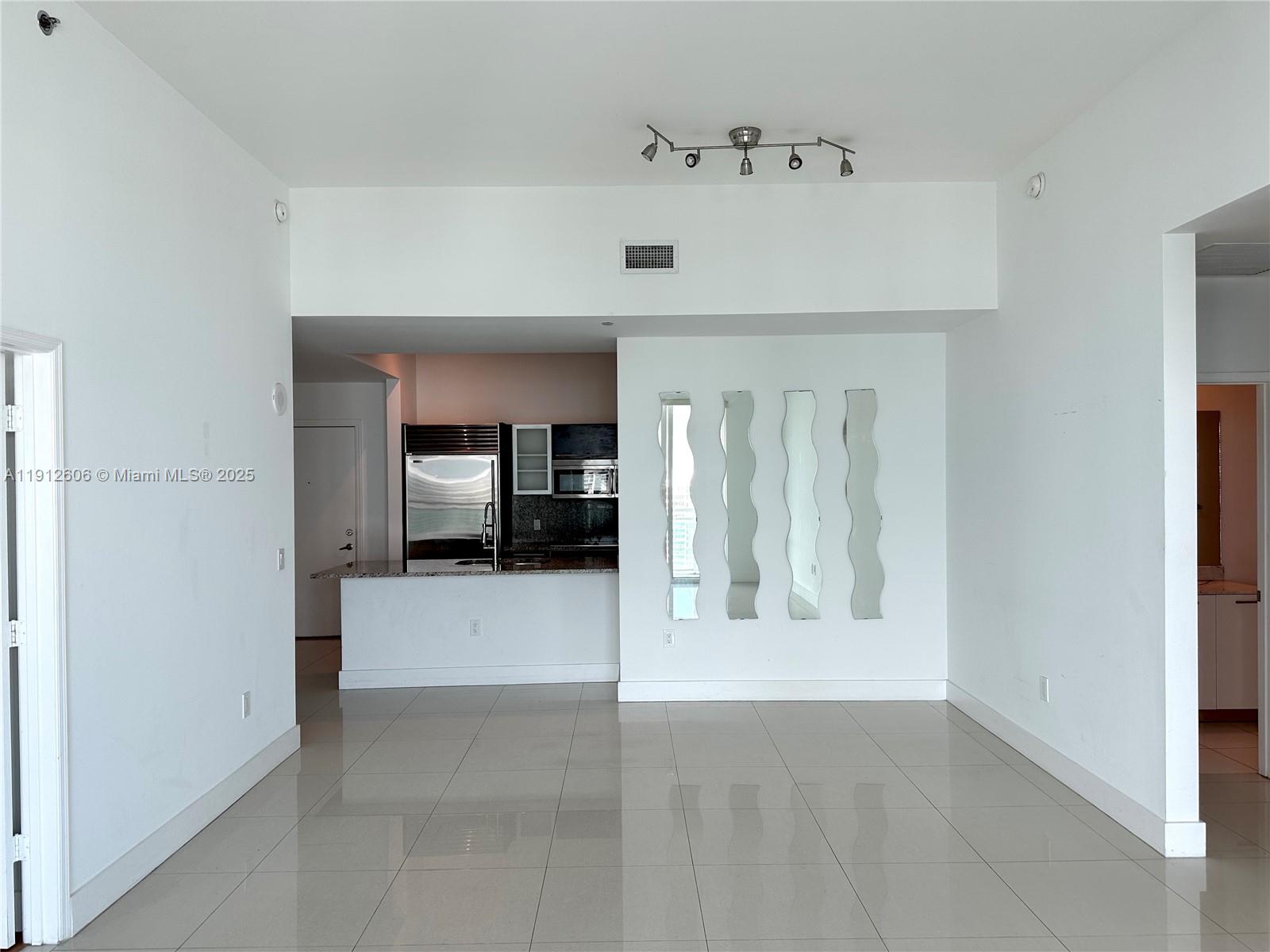 950 Brickell Bay Dr #5404, Miami FL 33131