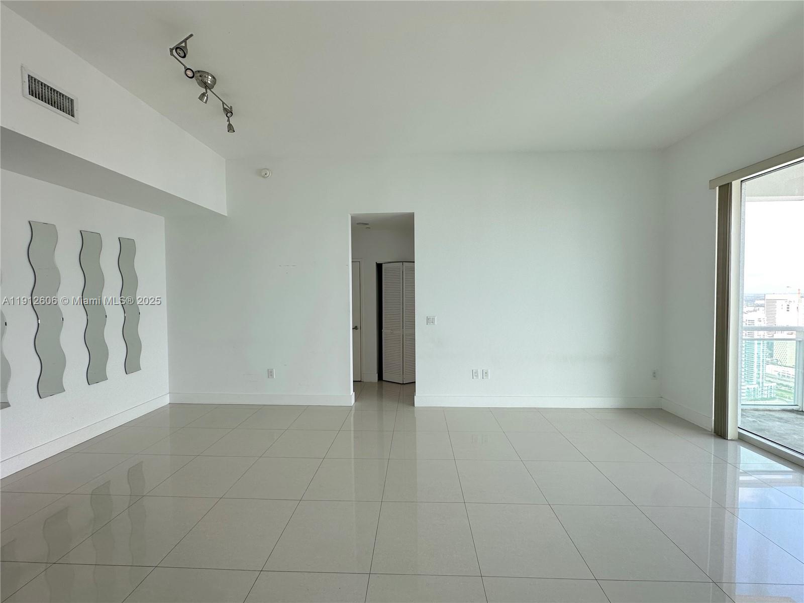 950 Brickell Bay Dr #5404, Miami FL 33131