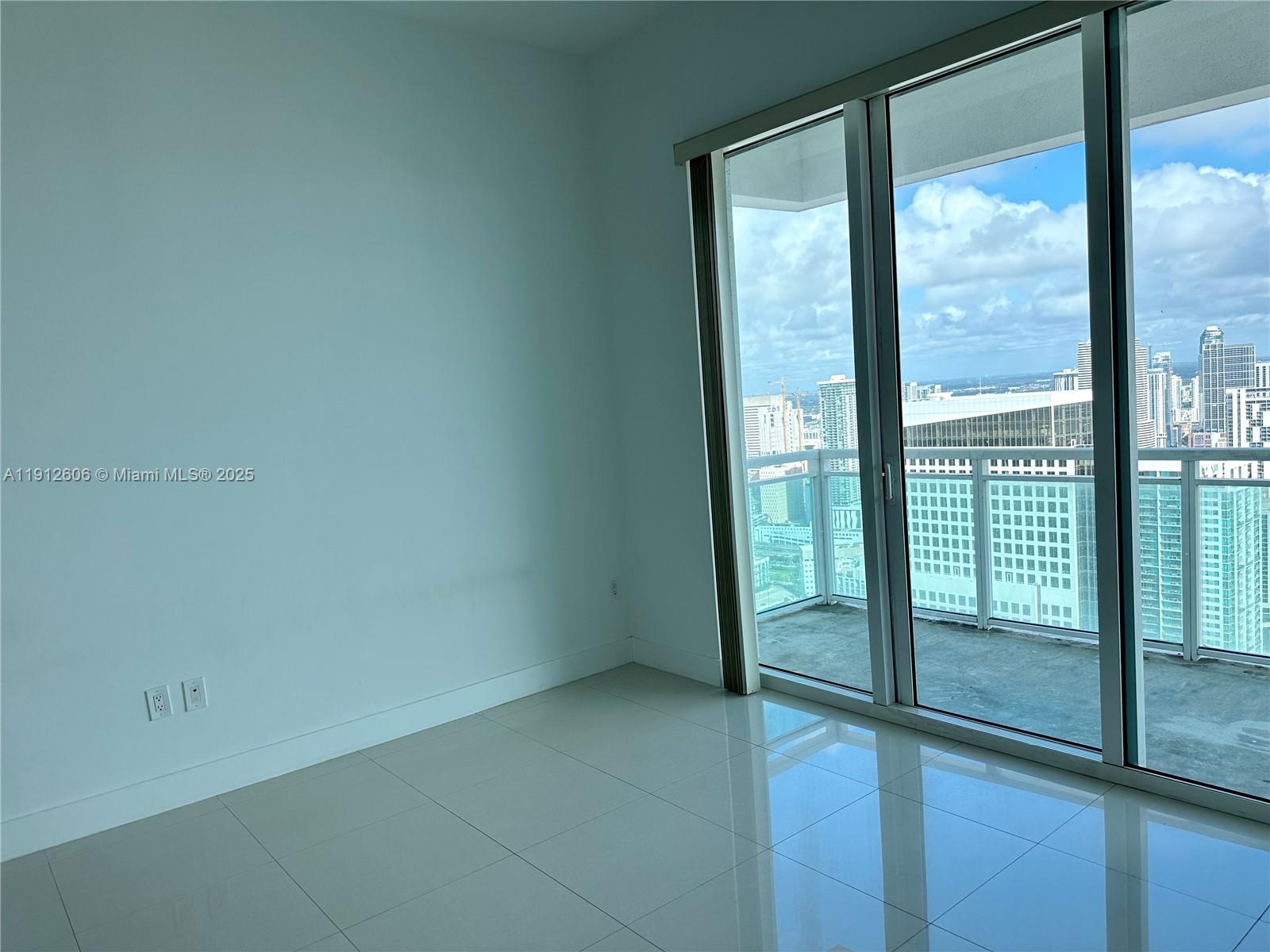 950 Brickell Bay Dr #5404, Miami FL 33131