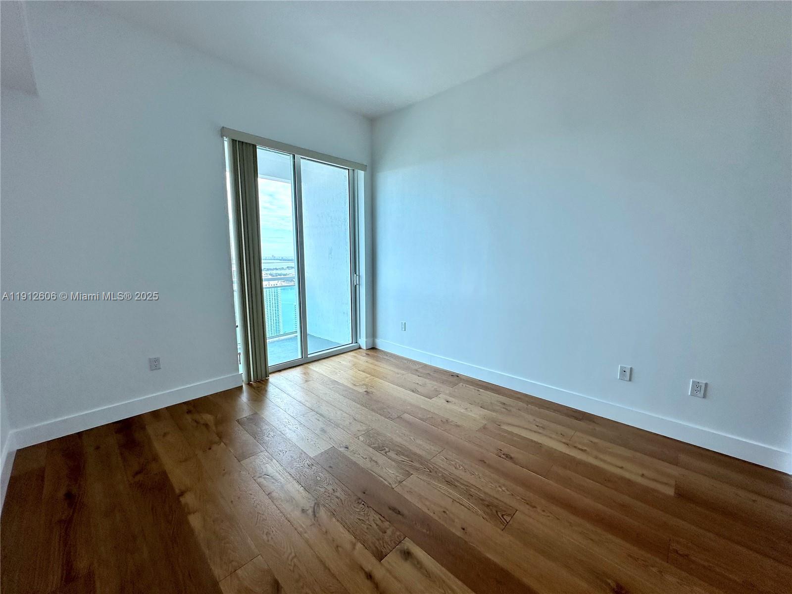 950 Brickell Bay Dr #5404, Miami FL 33131
