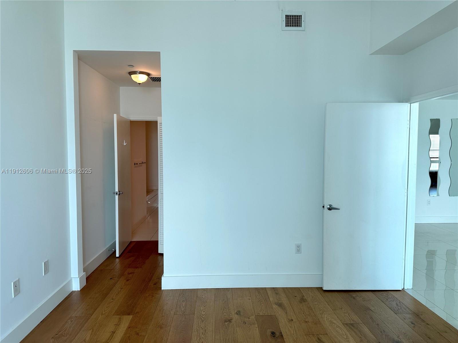 950 Brickell Bay Dr #5404, Miami FL 33131