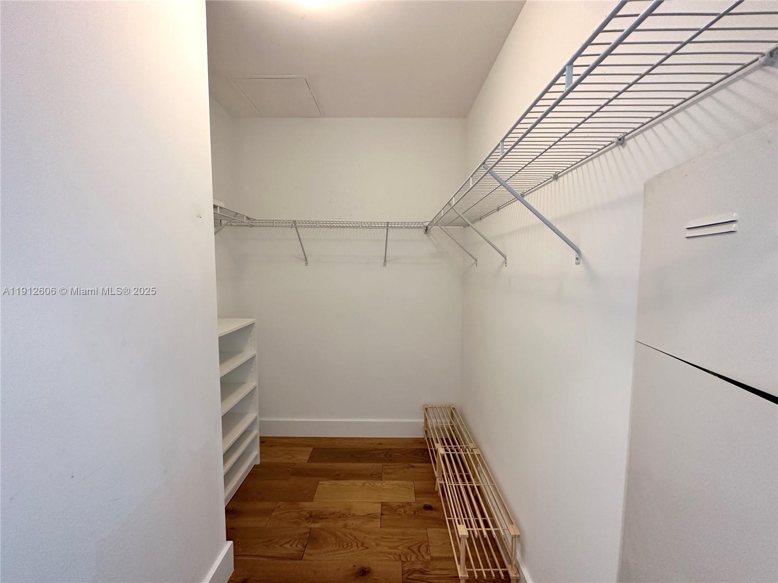 950 Brickell Bay Dr #5404, Miami FL 33131