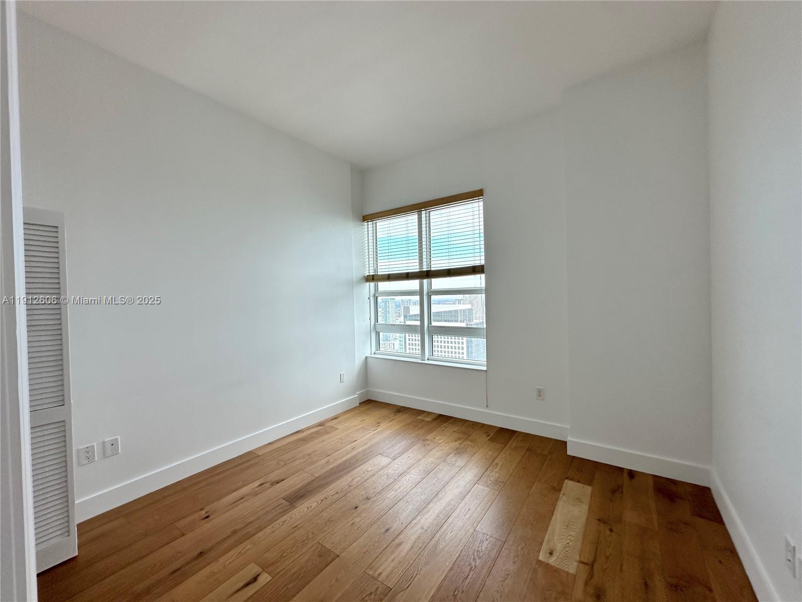 950 Brickell Bay Dr #5404, Miami FL 33131