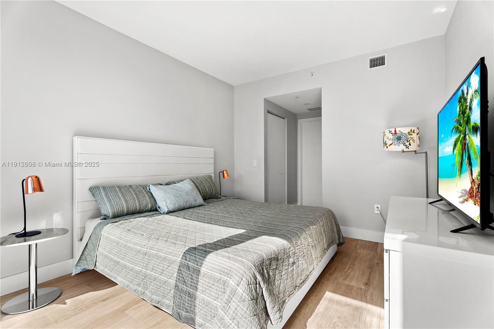 121 NE 34th St #2003, Miami FL 33137