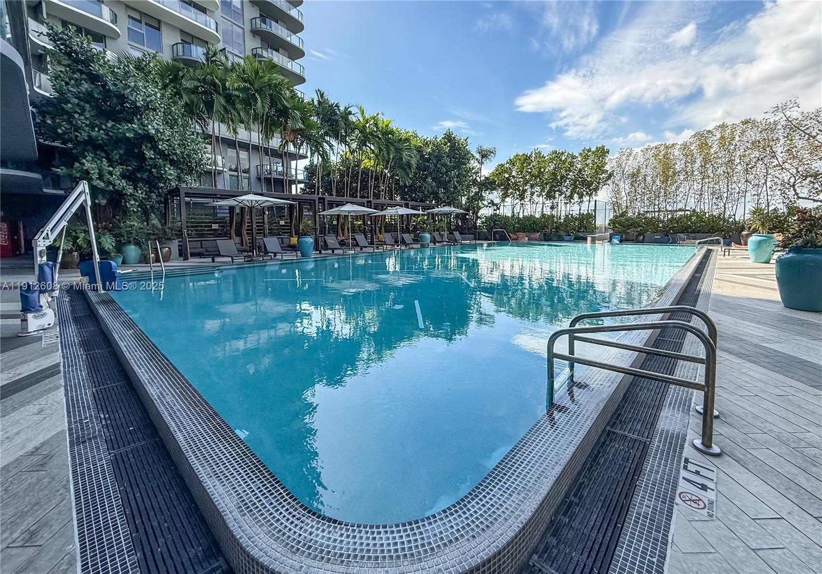 121 NE 34th St #2003, Miami FL 33137