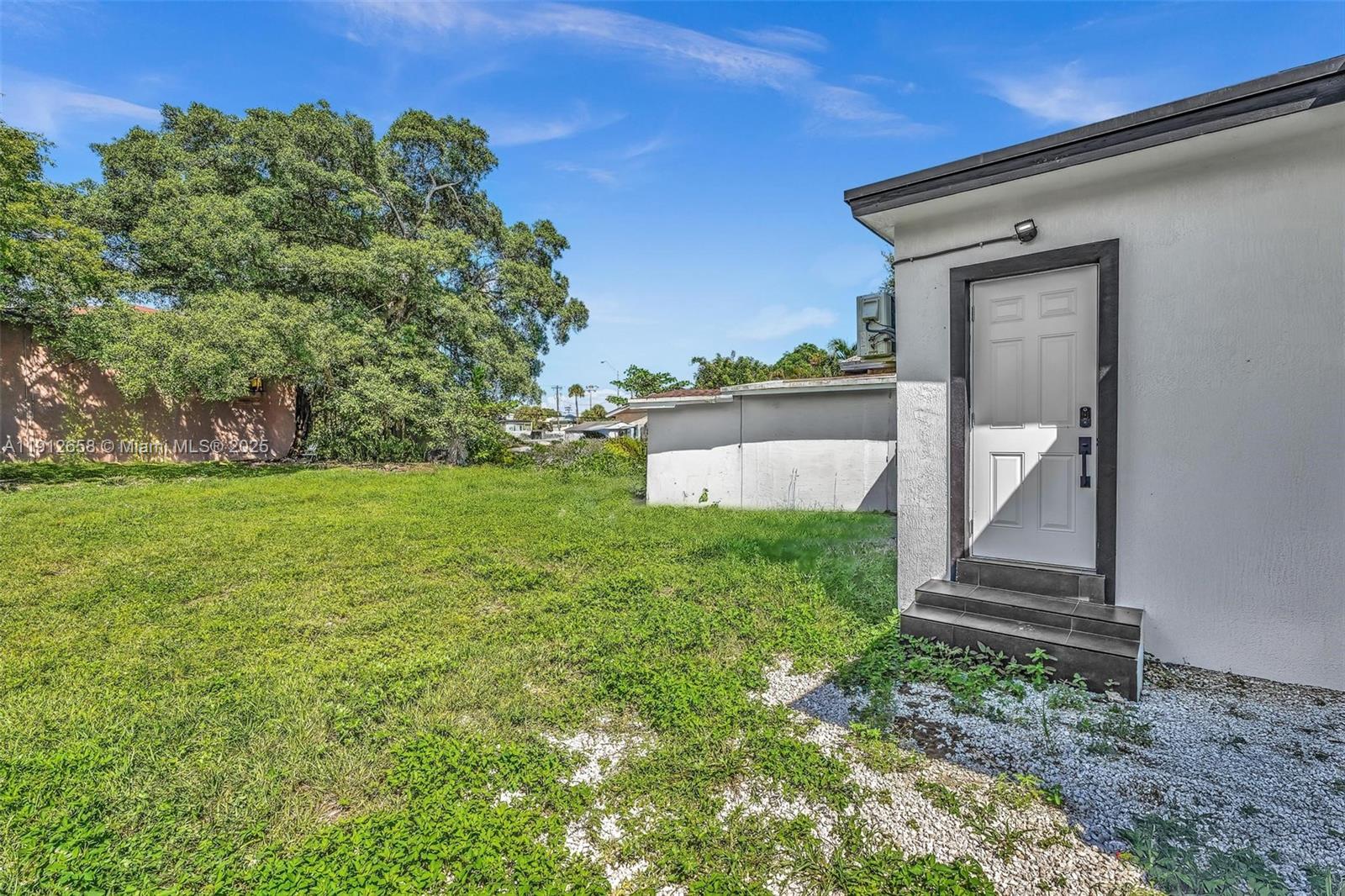 797 NW 35th St, Miami FL 33127