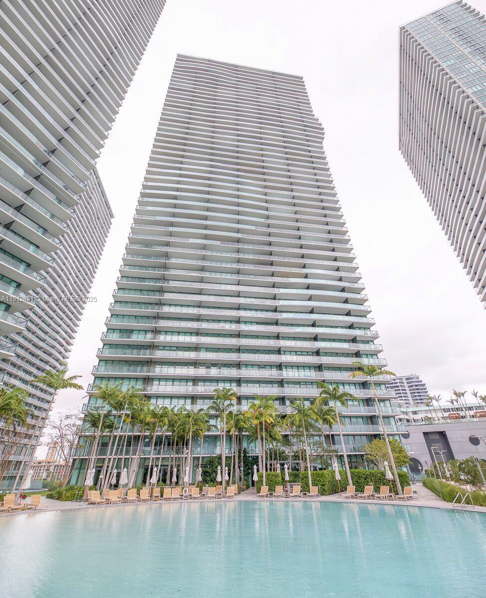 650 NE 32nd St #1002, Miami FL 33137