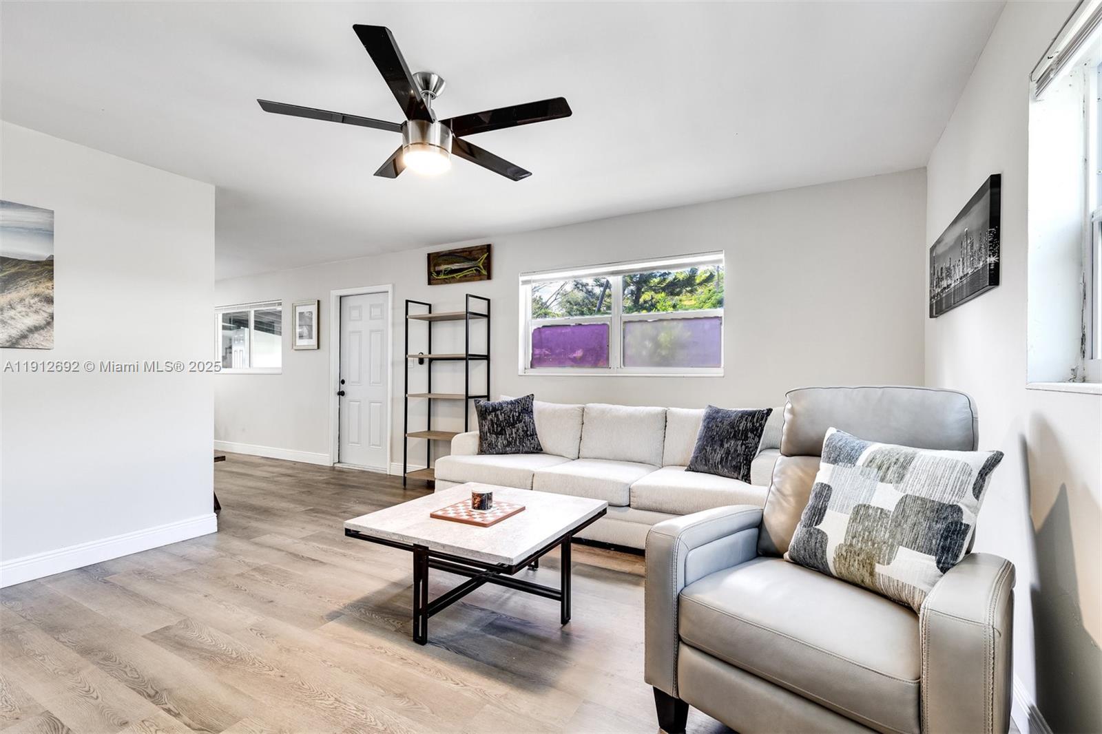 9148 Bamboo Dr, Palm Beach Gardens FL 33410
