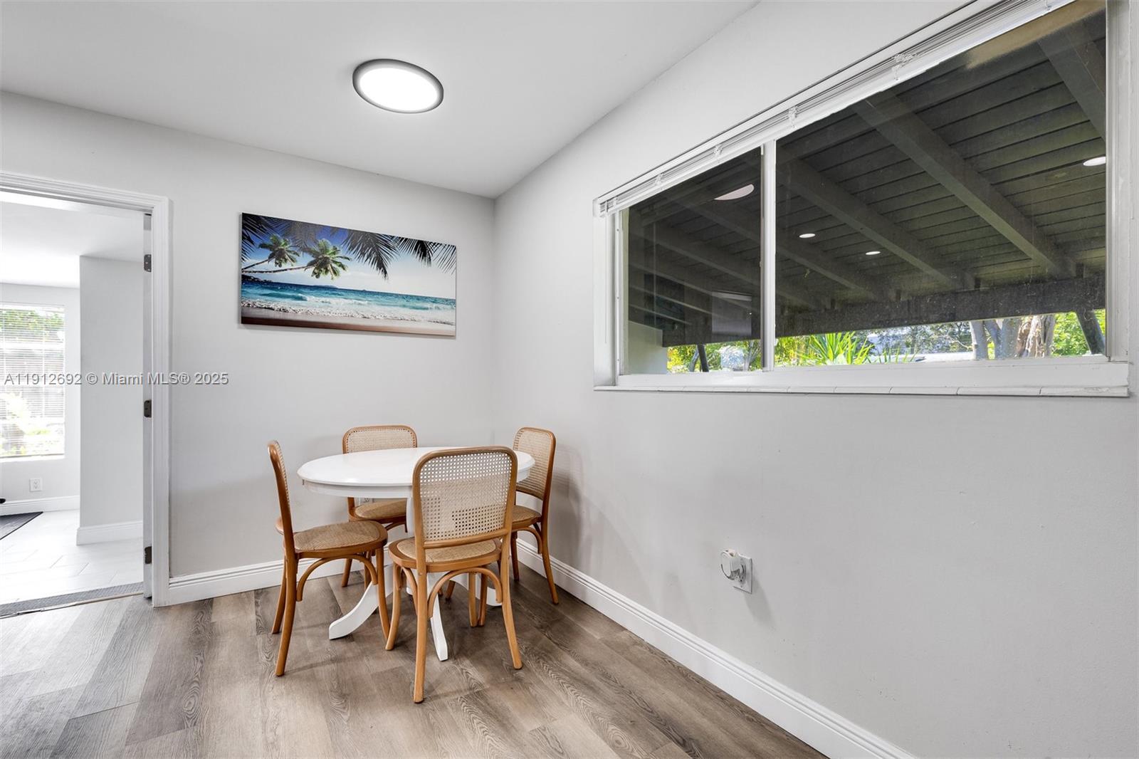9148 Bamboo Dr, Palm Beach Gardens FL 33410