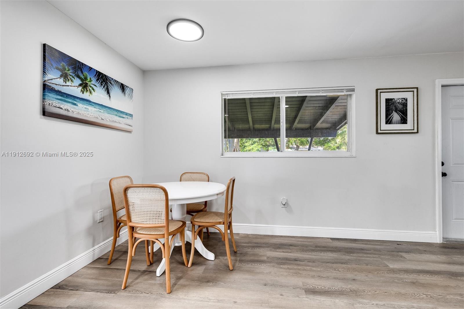 9148 Bamboo Dr, Palm Beach Gardens FL 33410