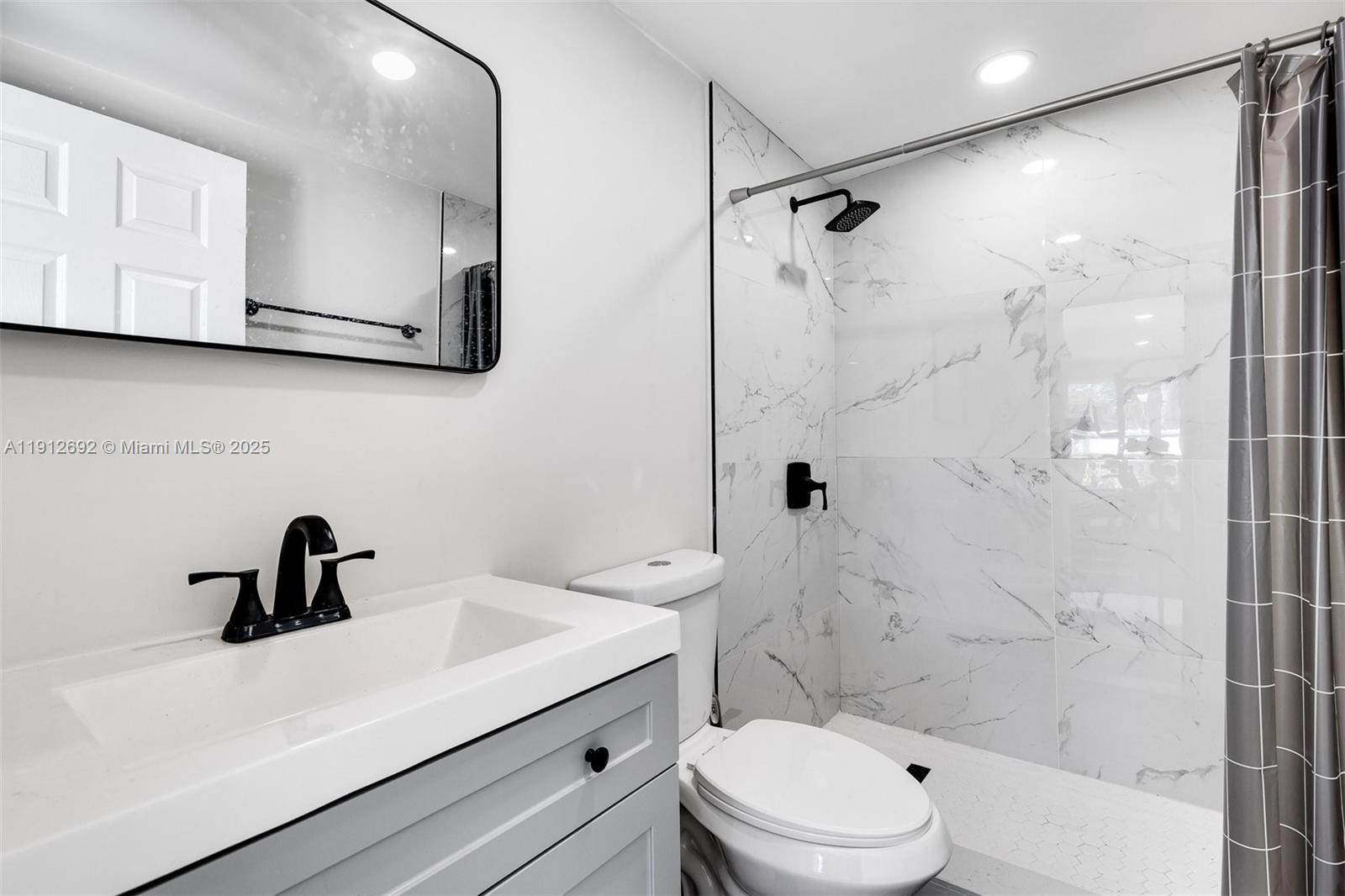 9148 Bamboo Dr, Palm Beach Gardens FL 33410