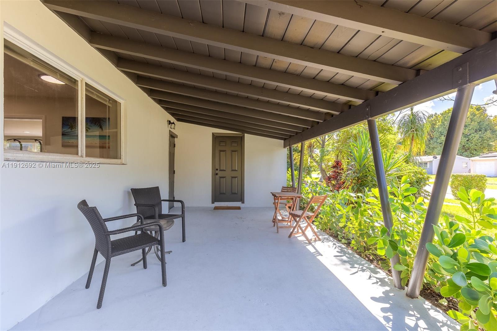 9148 Bamboo Dr, Palm Beach Gardens FL 33410