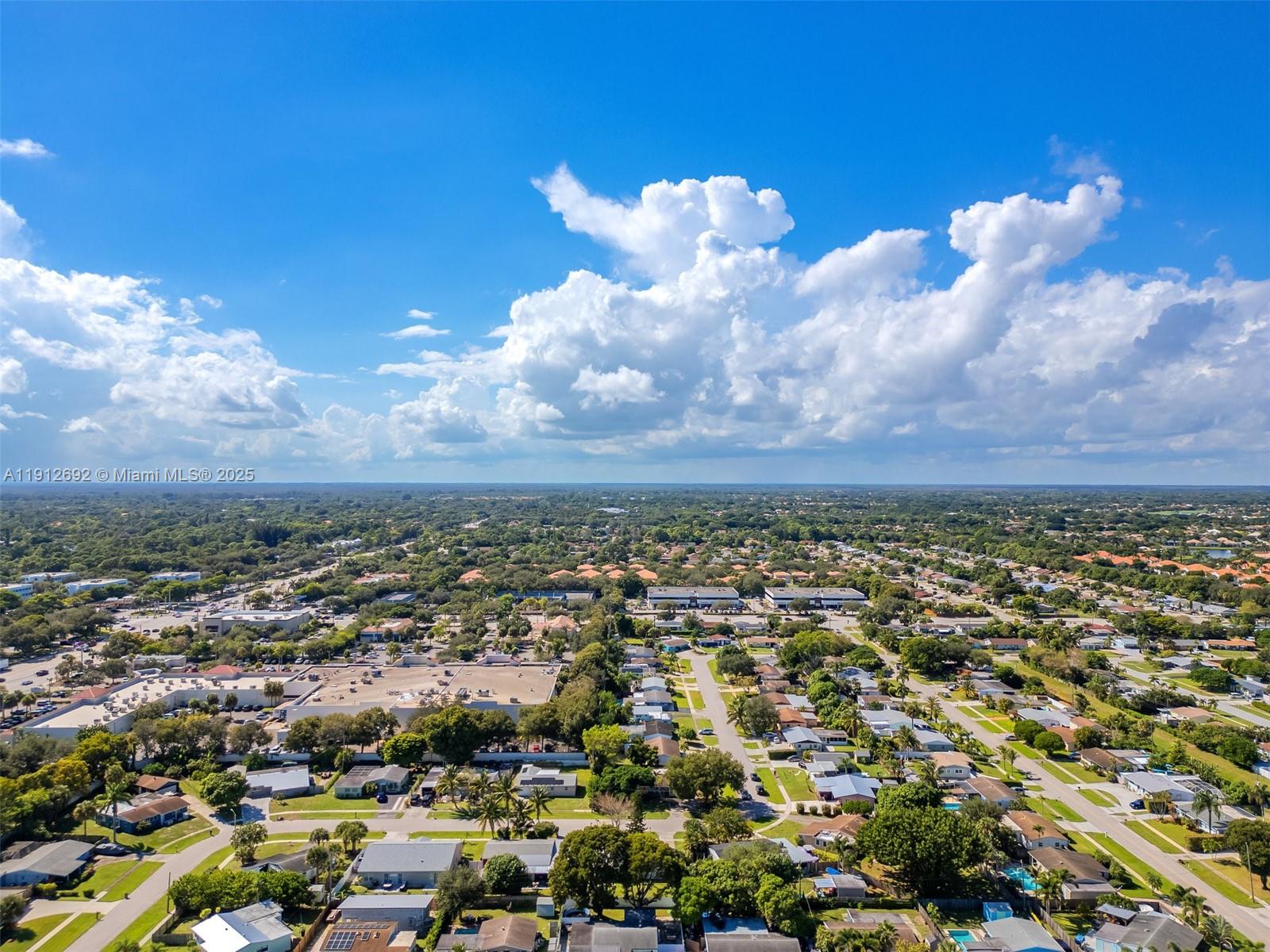 9148 Bamboo Dr, Palm Beach Gardens FL 33410