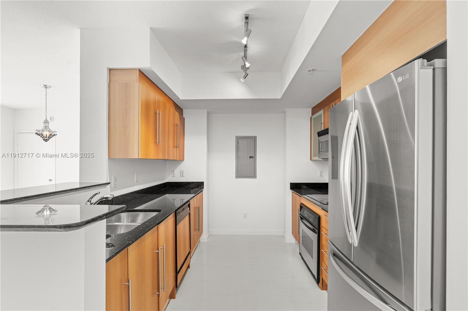 335 S Biscayne Blvd #4105, Miami FL 33131