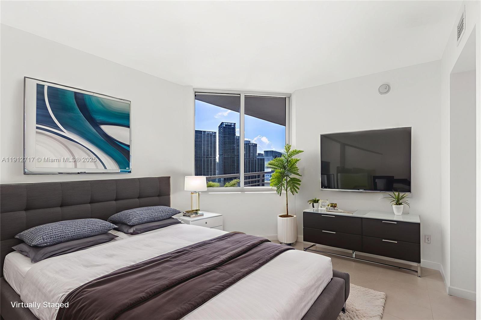 335 S Biscayne Blvd #4105, Miami FL 33131