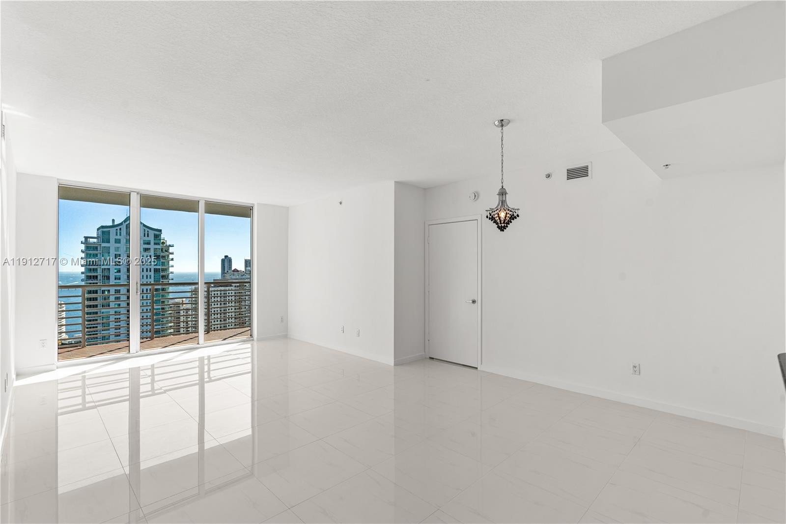335 S Biscayne Blvd #4105, Miami FL 33131