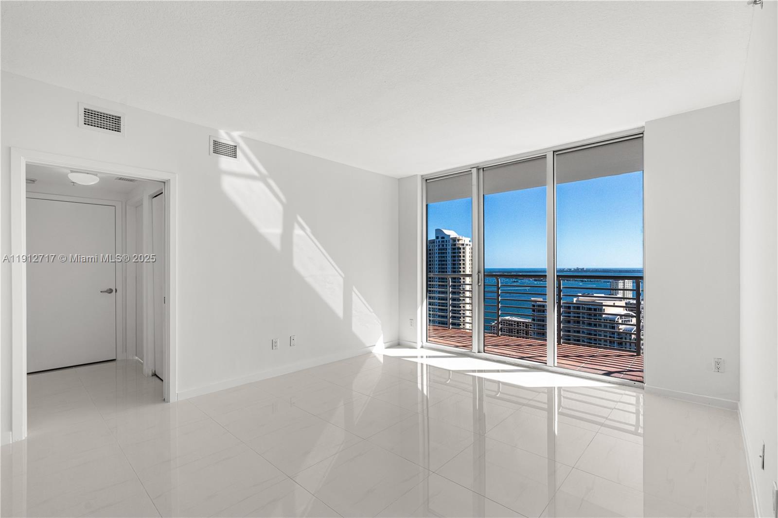 335 S Biscayne Blvd #4105, Miami FL 33131