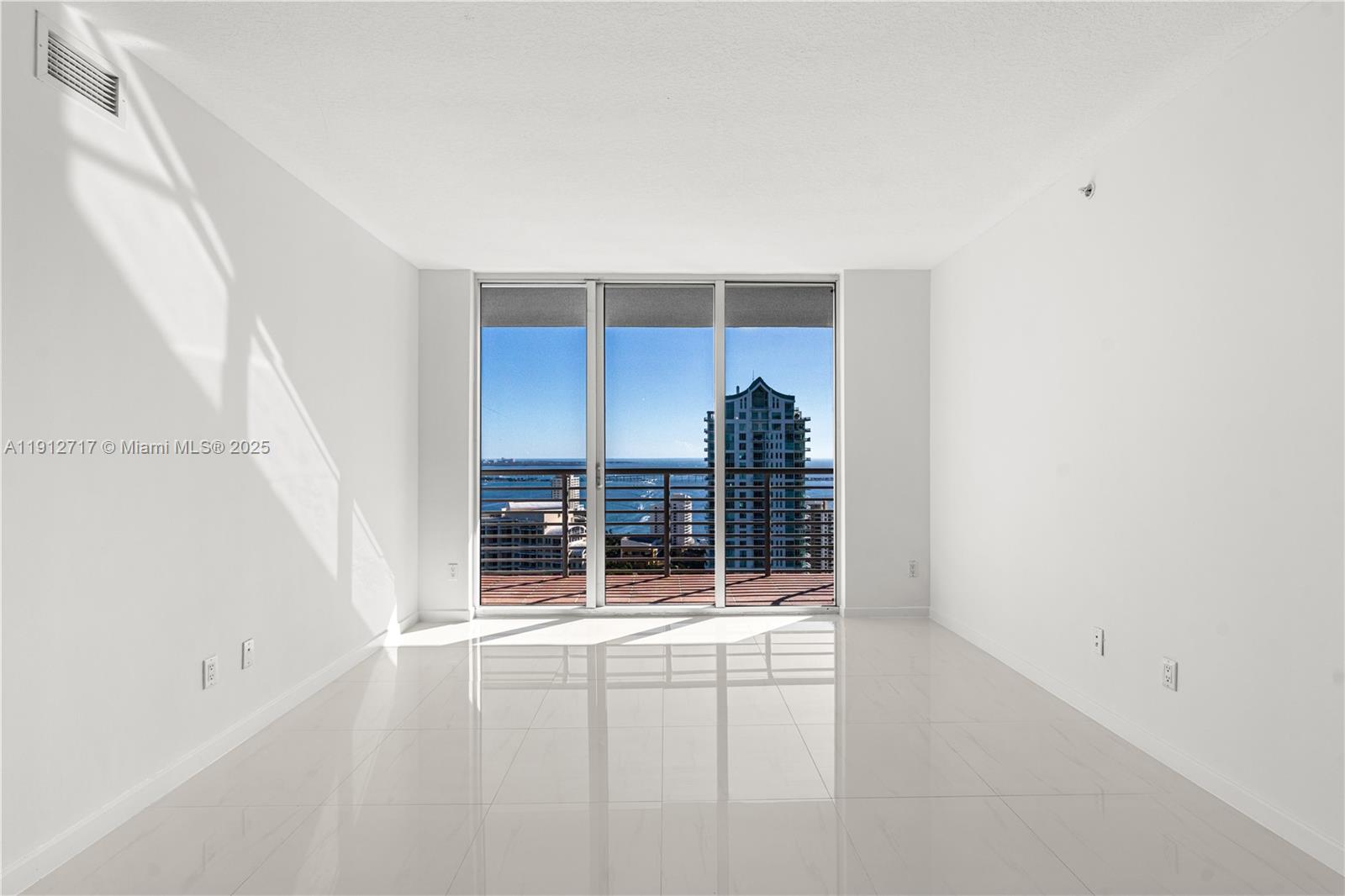 335 S Biscayne Blvd #4105, Miami FL 33131