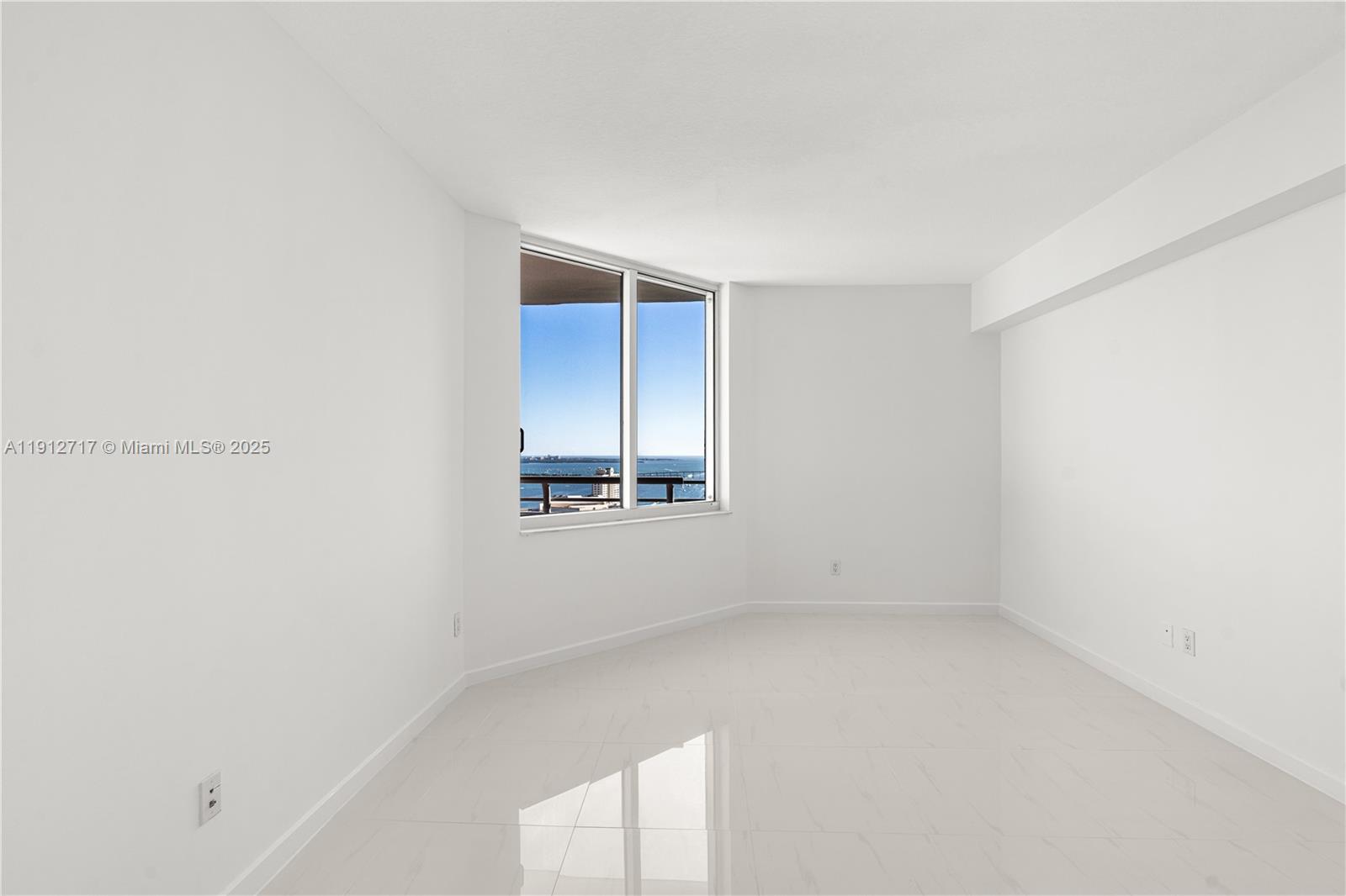 335 S Biscayne Blvd #4105, Miami FL 33131