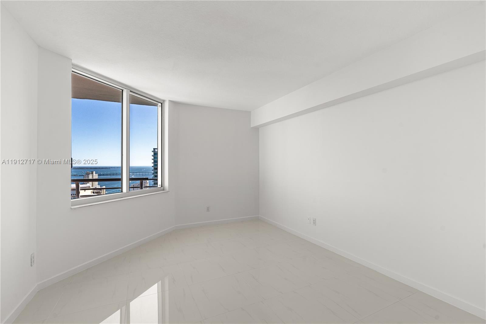 335 S Biscayne Blvd #4105, Miami FL 33131