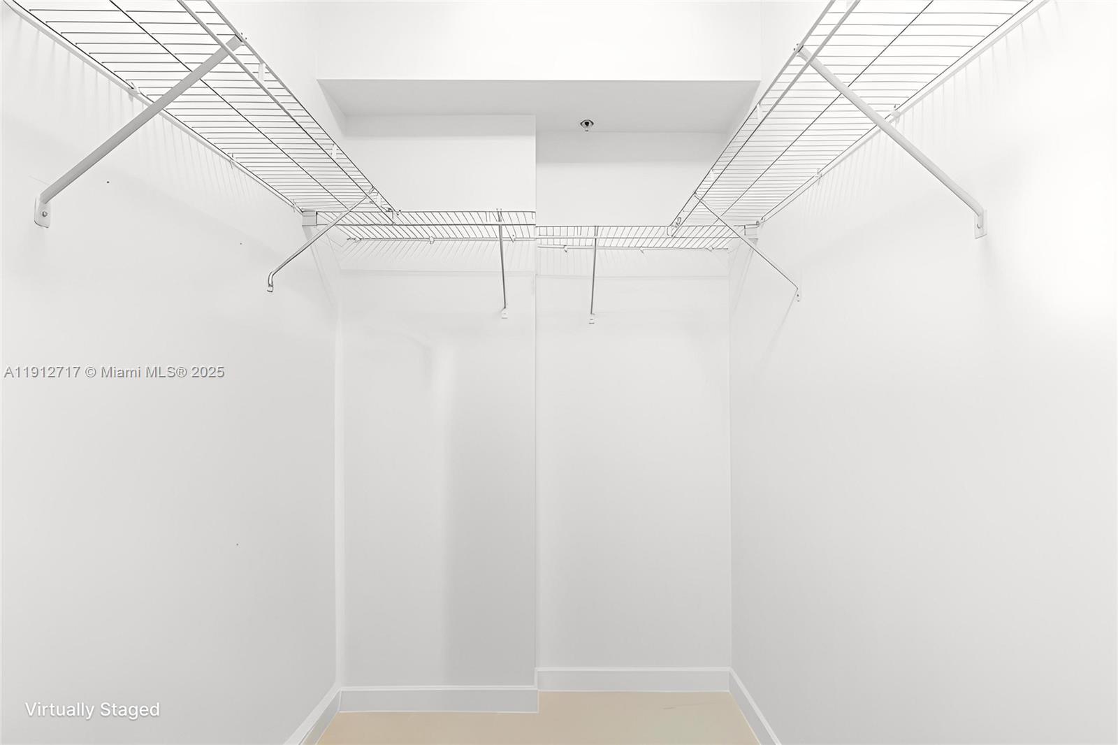 335 S Biscayne Blvd #4105, Miami FL 33131