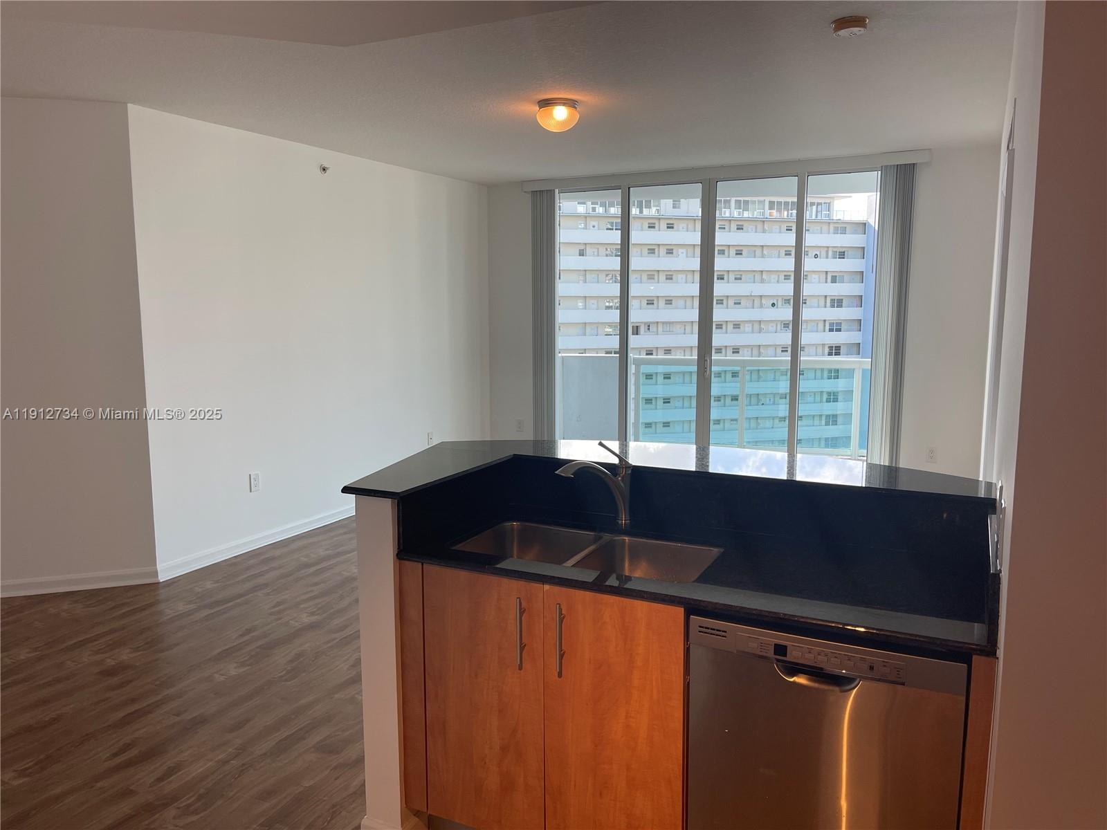 7900 Harbor Island Dr #720, North Bay Village FL 33141