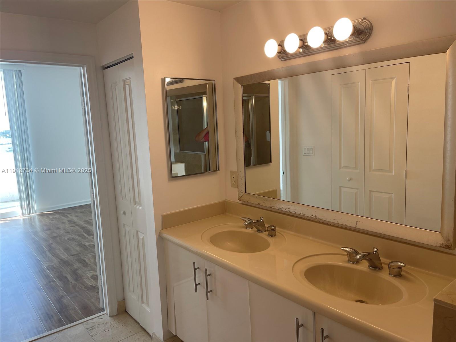 7900 Harbor Island Dr #720, North Bay Village FL 33141