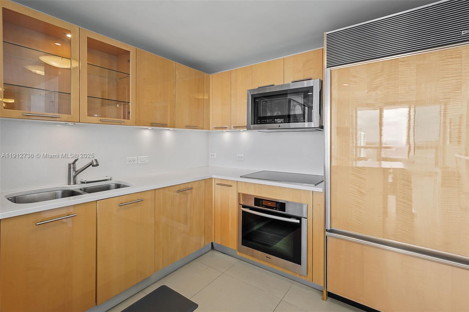 6899 Collins Ave #1204, Miami Beach FL 33141