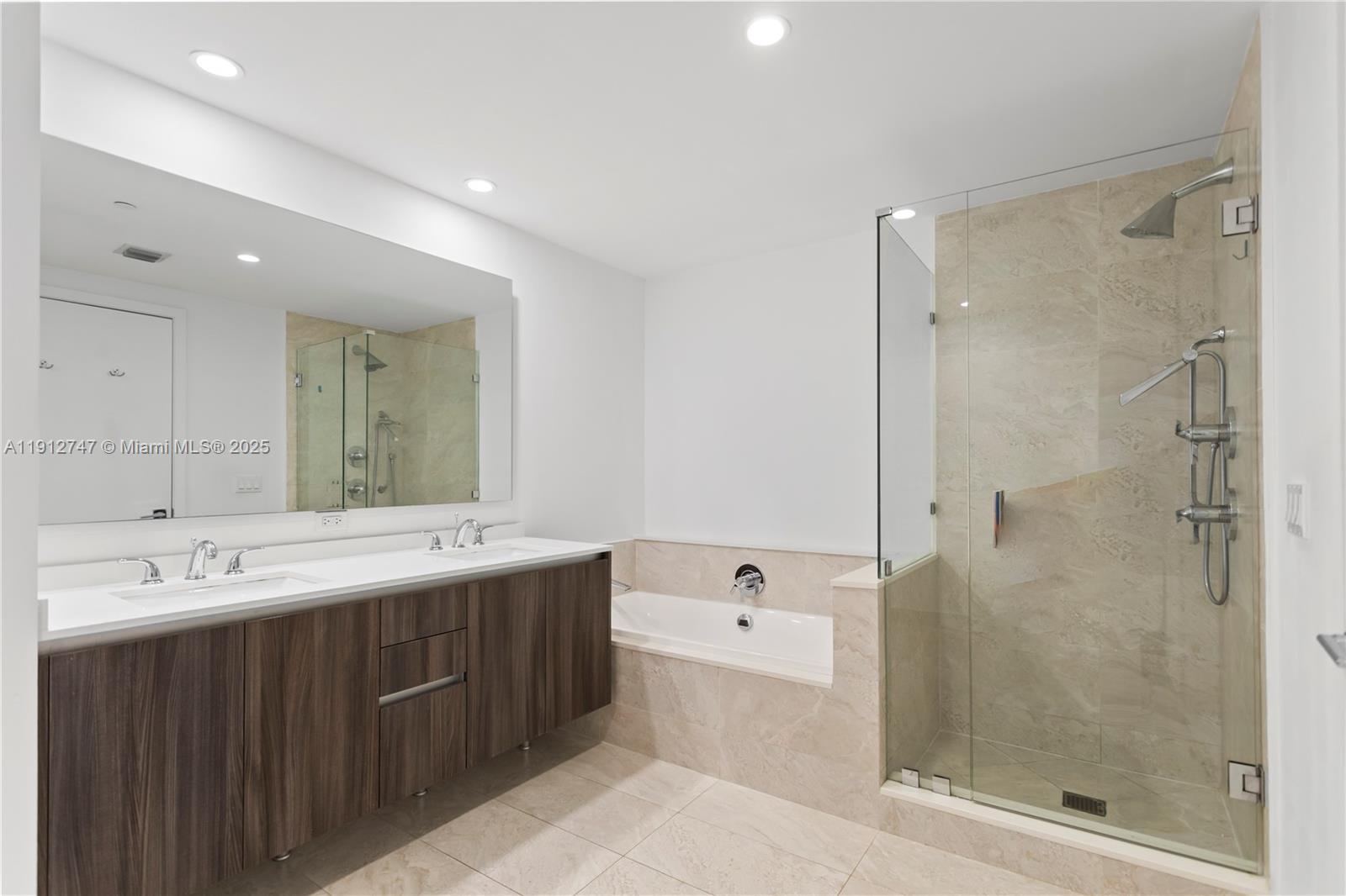488 NE 18th St #3401, Miami FL 33132